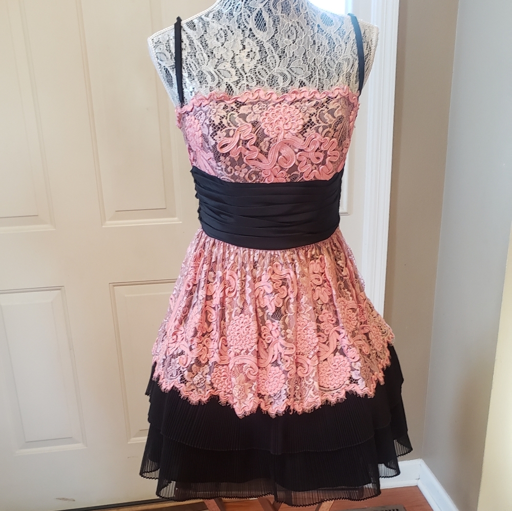 Betsey Johnson- Dress!